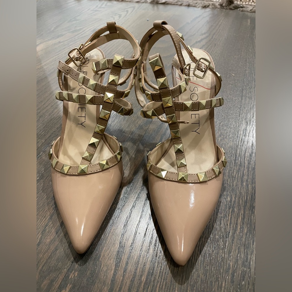 Sole Society pumps